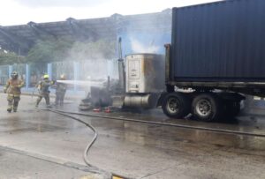 Guayaquil: Bomberos atendieron dos incendios vehiculares
