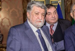 Diputado búlgaro renunció a sus cargos tras un bochornoso momento