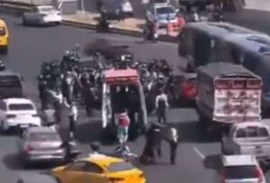 Policía Nacional detiene un vehículo que transportaba 414 bloques de cocaína