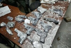 Prisión preventiva para el Director del CDP, 2 guías y 6 funcionarios de SNAI por presunto ingreso de artículos prohibidos