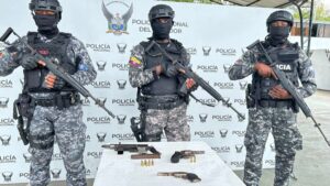 Dos aprehendidos en Atacames por tráfico de armas