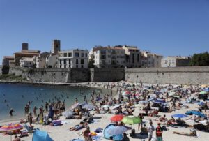 Casi un tercio de Francia en alerta por calor, con temperaturas de hasta 39 grados