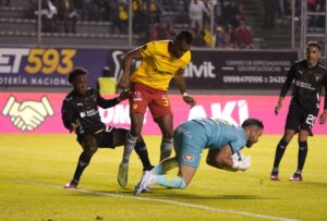 División de honores entre Aucas y Liga de Quito