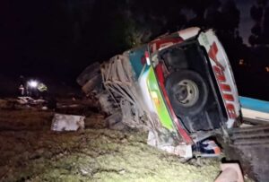Cinco fallecidos y siete heridos en accidente de tránsito en Papallacta