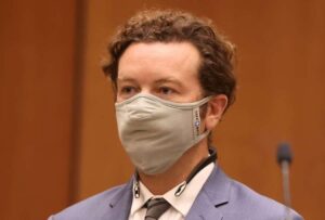 Danny Masterson, actor de ‘That ‘70s Show’, fue sentenciado a unos 30 años de prisión por violación