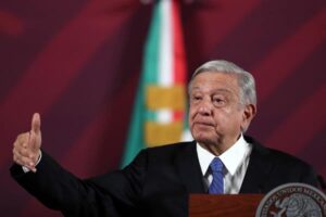 AMLO entrega administración de Tren Maya al Ejército