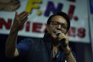 “Honestidad, valentía y decidida actuación”, los motivos de Lasso para otorgar reconocimiento a Fernando Villavicencio