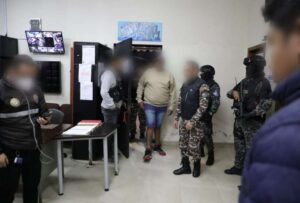 Jueza dicta prisión para siete nuevos sospechosos del crimen contra Villavicencio