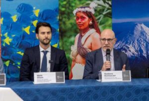 Elegir una de las tres propuestas de Marca País