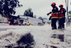 Intensas lluvias y tormentas eléctricas se registran en Quito 