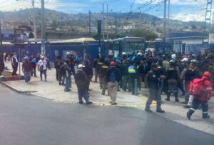 Guardias de seguridad de la estación El Recreo exigen pago 