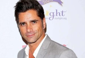 En sus memorias, el actor John Stamos hizo una dura revelación