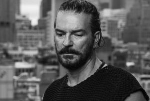 Anuncia su despedida de la industria musical el cantante Ricardo Arjona