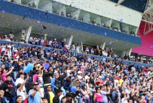 Denuncian agresiones en el estadio de Independiente del Valle, los hinchas de la Liga de Quito
