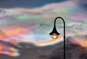 Un extraño fenómeno se tomó el cielo del norte de Europa, según recogió el portal Live Science