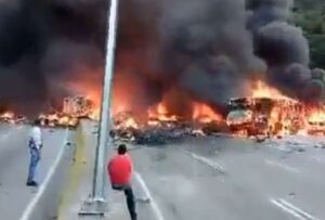 Explosión de un camión de carga deja diez personas fallecidas en Venezuela