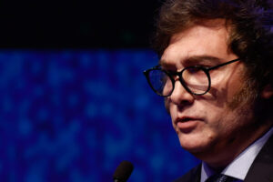 Inicia ajuste de tarifas eléctricas y de gas, el país de Argentina