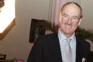 La policía investiga posible secuestro de Colin Armstrong