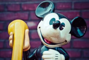 Luego de que Mickey Mouse formara parte del dominio público ya circulan versiones siniestras de este personaje