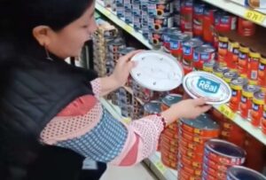 Agencia Nacional de Regulación, Control y Vigilancia Sanitaria (Arcsa) informó que detectó 471 latas de sardinas falsificadas