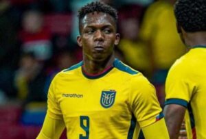 El jugador ecuatoriano, Djorkaeff Reasco, llegó a Guayaquil, procedente de Argentina, para incorporarse la Barcelona SC