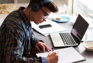 La Secretaria de Educación Superior. Ciencia, Tecnología e Innovación (Senescyt) informa nuevas directrices para las actividades académicas en institutos y conservatorios superiores públicos