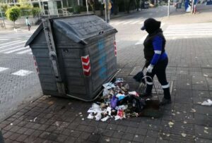 La Empresa Pública Metropolitana de Aseo (Emaseo) anunció que el servicio de recolección de basura se suspende