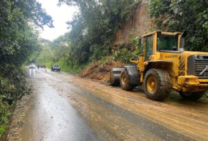 La vía Mitad del Mundo-Río Blanco estará cerrada por 10 días