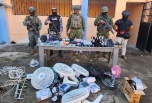 Requisa en el pabellón de mujeres del centro de privación de libertad de Napo