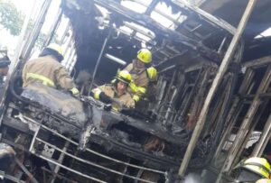 Un bus se incendió en la parada Mall del Sur en Guayaquil
