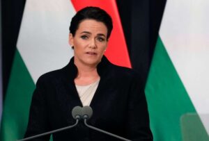 En Hungría se registró un gran revuelo tras el indulto de un condenado en un caso de pederastia