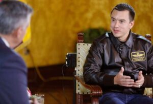 El presidente Daniel Noboa ratificó que, en medio del conflicto armado interno, los policías y militares aún no dejarán las cárceles