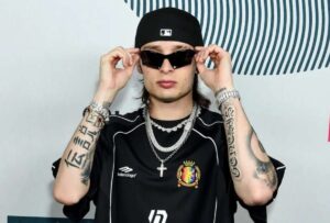 Peso Pluma, popular cantante mexicano, está envuelto en una polémica