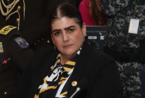 La ministra de Gobierno, Mónica Palencia, se retiró molesta de la Asamblea Nacional