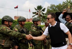 El Jefe de Estado llegó al Fuerte Militar de Artillería N. 1 en Machala