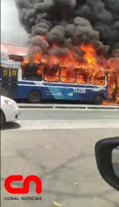 Servicio en Parada Mall del Sur se suspende tras incendio de un articulado