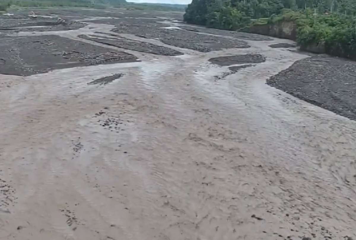 La vía Macas – Puyo se encuentra cerrada debido a un desbordamiento del río Upano