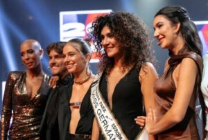 De origen Iraní, madre y de 39 años, Apameh Schönauer llegó a romper todos los estereotipos
