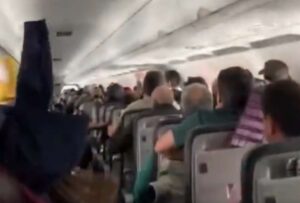 Pánico vivieron los pasajeros chilenos en el avión