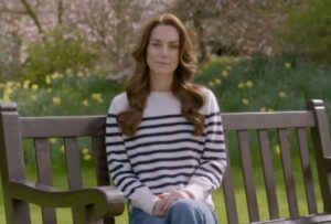 La princesa de Gales, Kate Middelton, apareció en un video publicado en la cuenta oficial de la familia real en el que informó que tiene cáncer