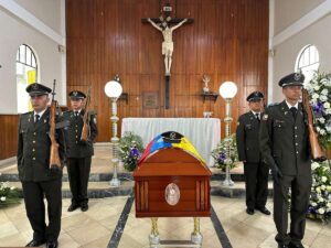 Una capilla ardiente se levantó en el Cuartel Modelo de Policía de Guayaquil
