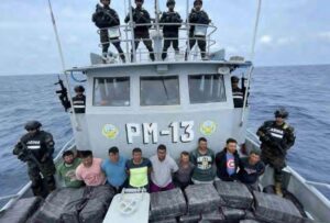 Seis ecuatorianos y tres guatemaltecos fueron detenidos en la costa de El Salvador