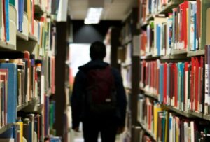 Un adolescente fue sentenciado a cuatro años de internamiento por el delito de actos de odio