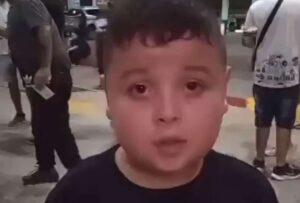 Fran es un niño de siete años que se volvió viral en las redes sociales por su grito