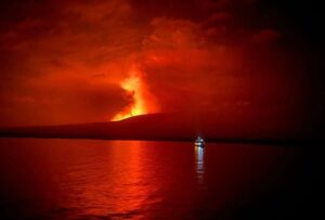 Se registró una nueva erupción del volcán La Cumbre, ubicado en la isla Fernandina en las Galápagos