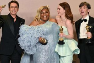 La gala de los Oscar se desarrolló sin sorpresas entre las película ganadoras, pero con algunas novedades y curiosidades