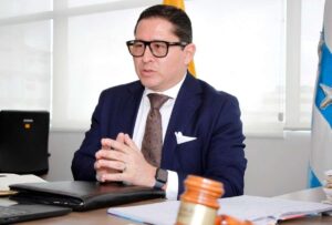 El presidente de la Corte de Justicia del Guayas, Hugo González, renunció de forma irrevocable a su cargo