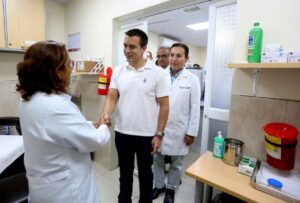 El presidente Daniel Noboa recorrió el Hospital del Día Mariana de Jesús de Guayaquil