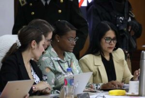 La fiscal Diana Salazar señaló al exasambleíast Pablo M. y la expresidenta de la Corte del Guayas, María Fabiola G. como dos de los tres líderes de una estructura criminal