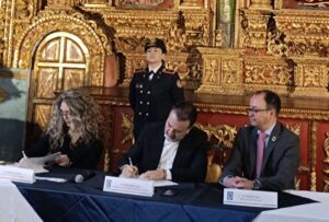 Suscribieron la transferencia de dominio, de las Plaza Capellanes y Plaza Huerto San Agustín